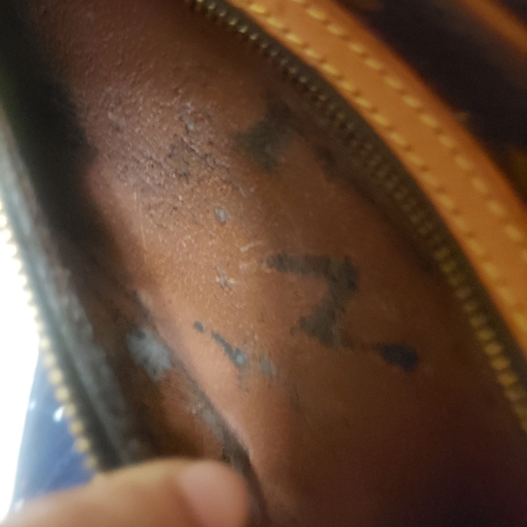 Louis Vuitton St Germain - Picture 9 of 17